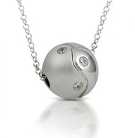 Celebrate your unity with this elegant necklace